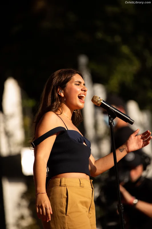 Alessia Cara photo 3 of 310