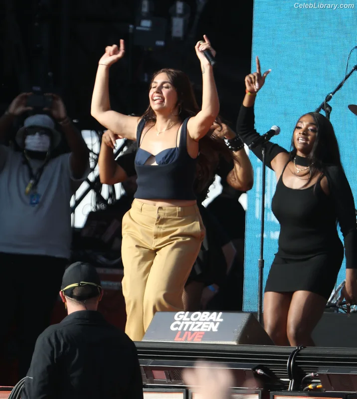 Alessia Cara photo 4 of 310