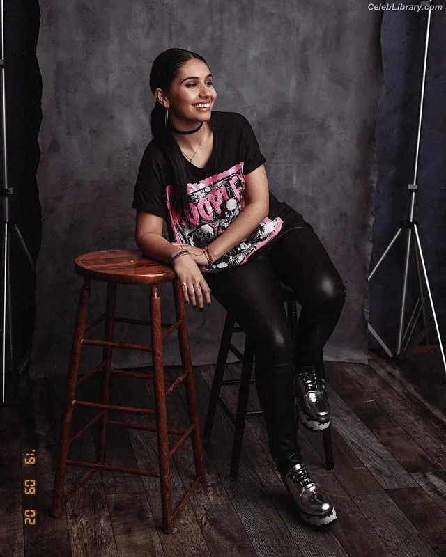 Alessia Cara photo 11 of 310