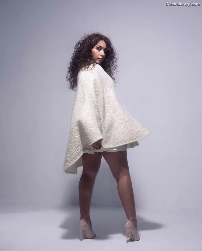 Alessia Cara photo 23 of 310
