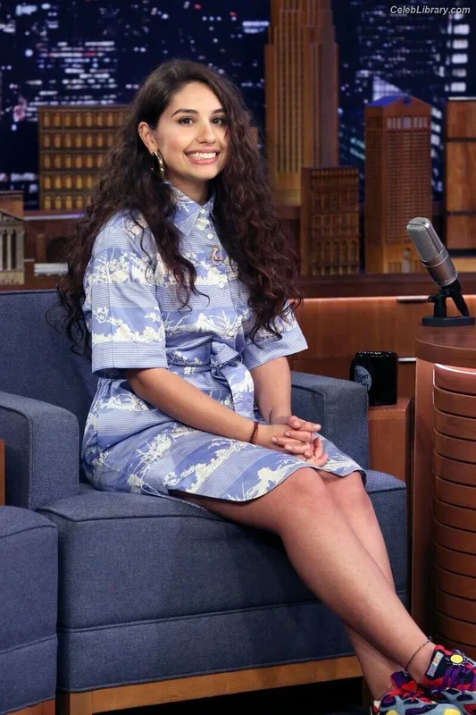 Alessia Cara photo 3 of 310