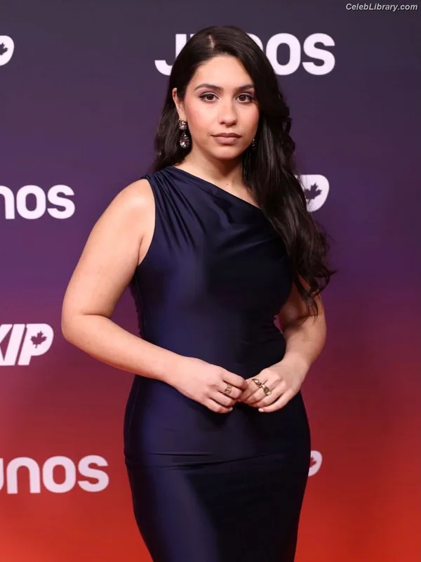 Alessia Cara photo 13 of 310