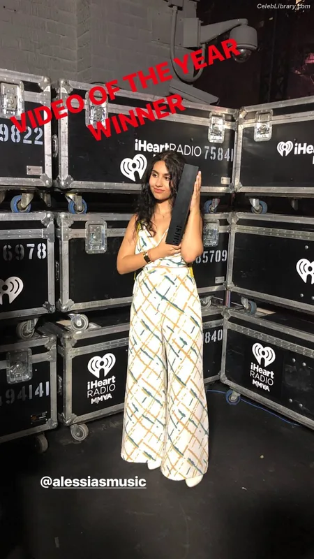 Alessia Cara photo 18 of 310