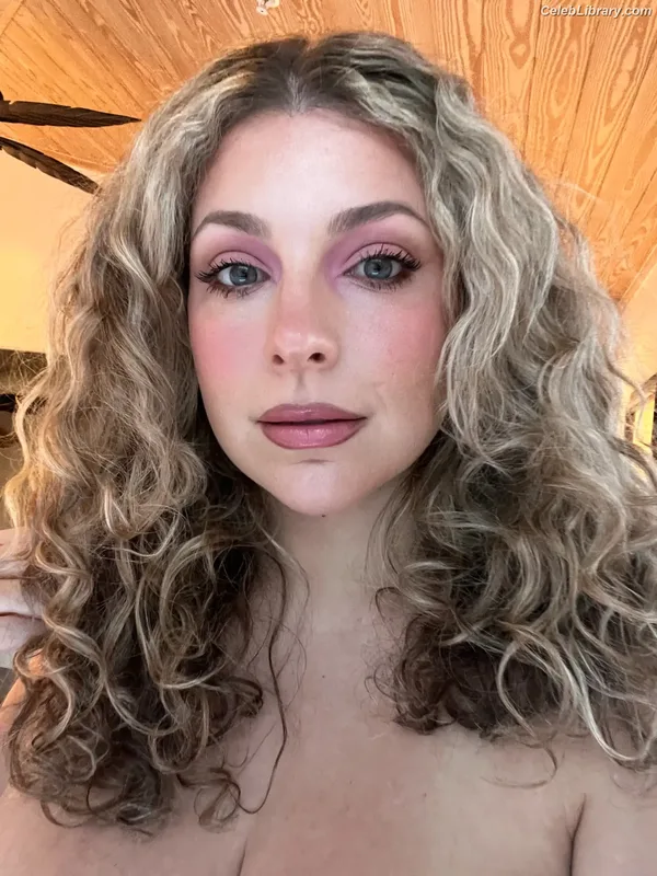 Alex Gervasi photo 11 of 679