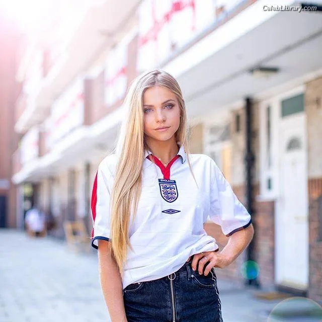 Alex Gray photo 5 of 77