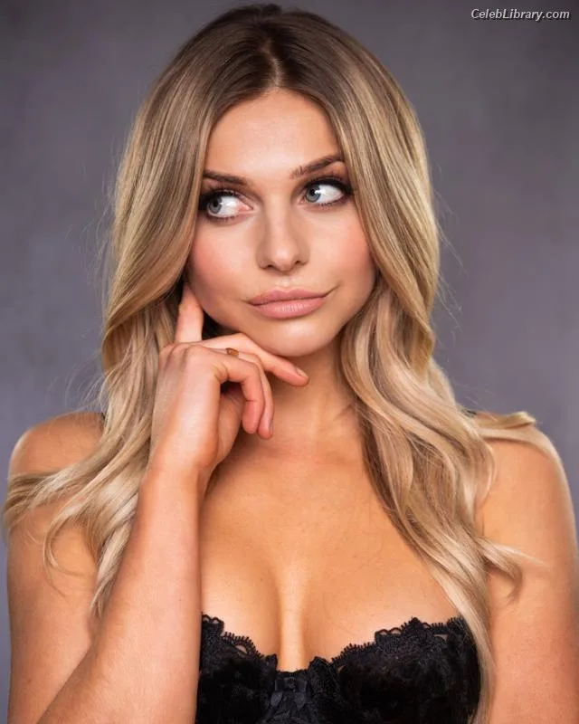 Alex Gray photo 10 of 77