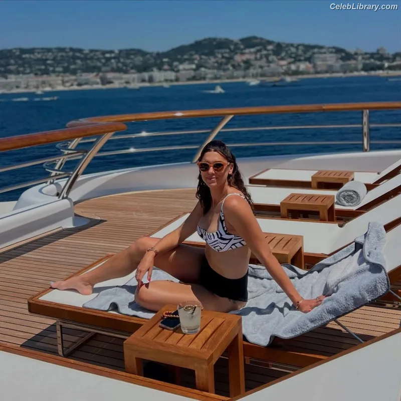 Alex Morgan photo 8 of 65