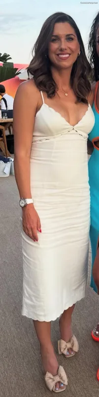 Alex Morgan photo 3 of 65