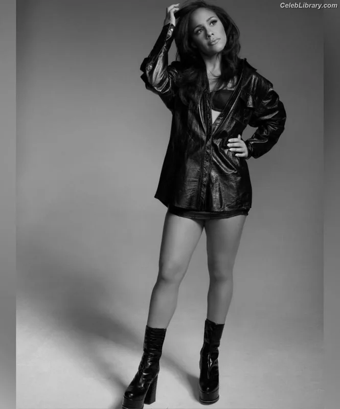 Alex Scott photo 4 of 30