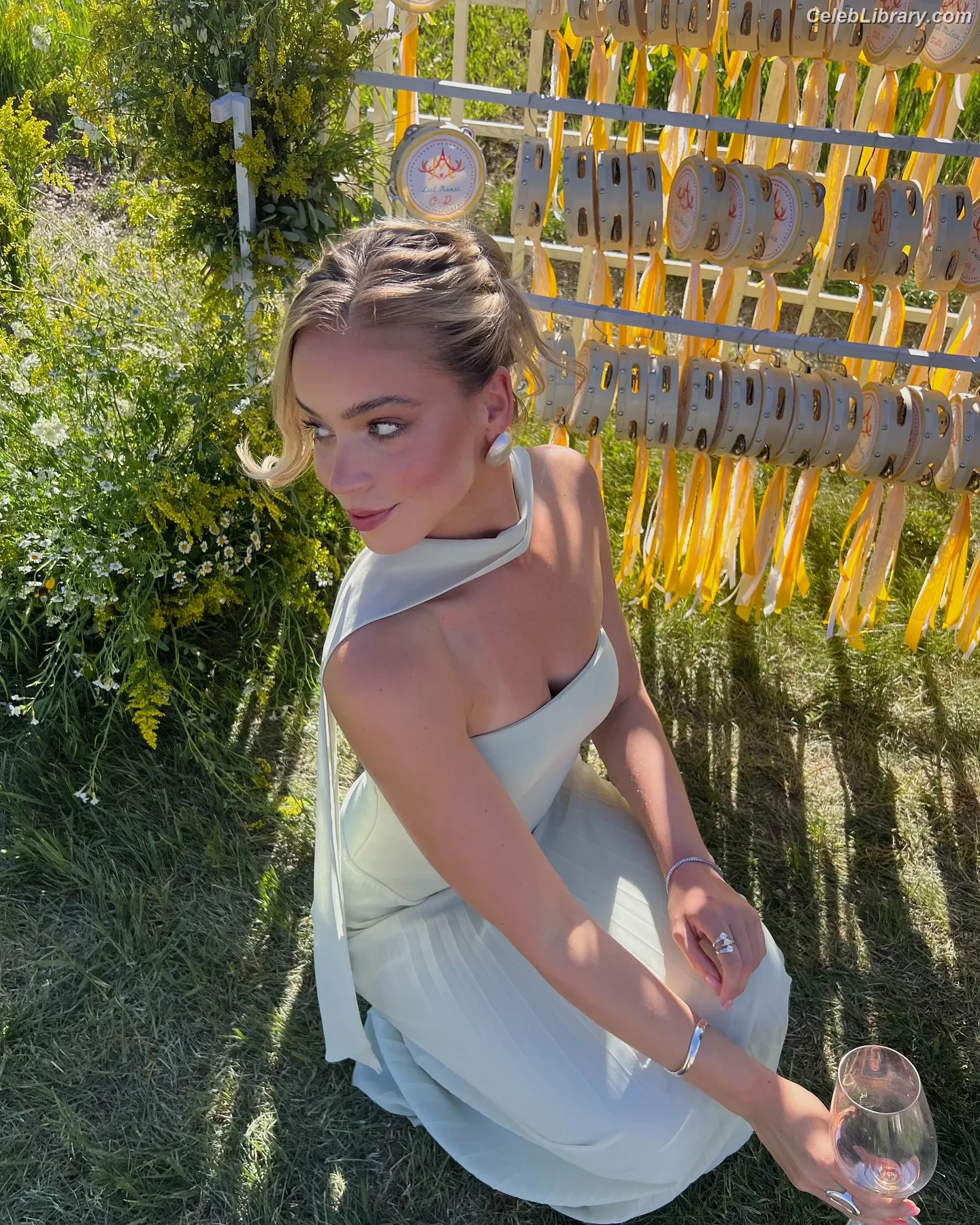 Alexa Blair Robertson photo 9 of 111