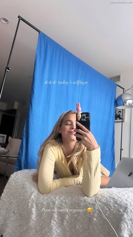 Alexa Blair Robertson photo 7 of 112