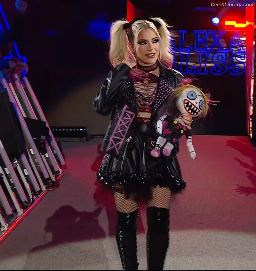Alexa Bliss photo 1 of 937
