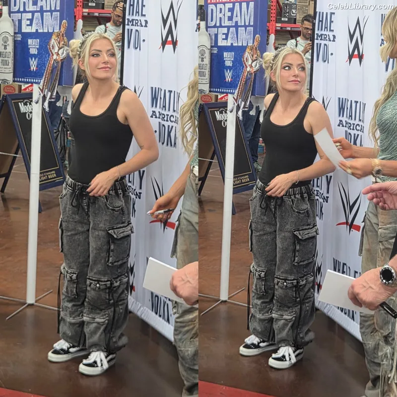 Alexa Bliss photo 5 of 938