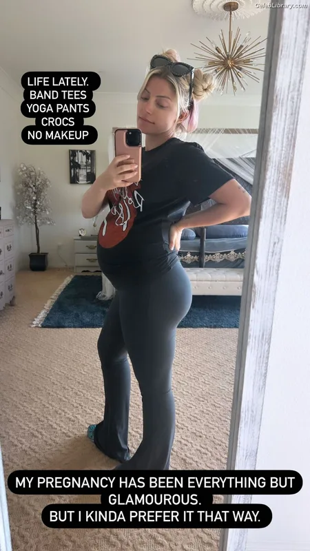 Alexa Bliss photo 1 of 938