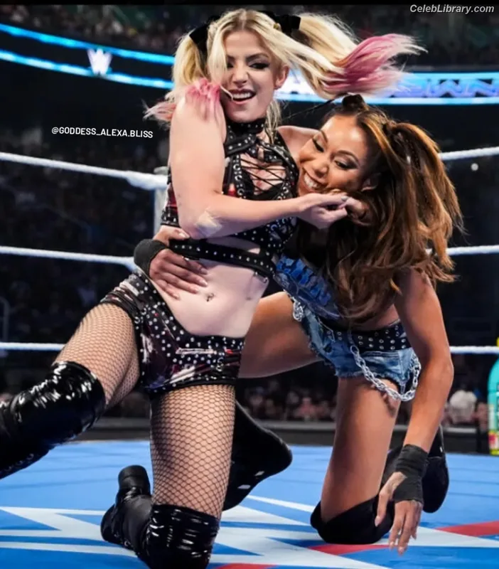 Alexa Bliss photo 16 of 938