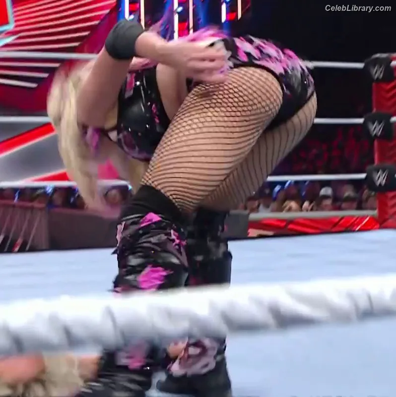Alexa Bliss photo 7 of 938