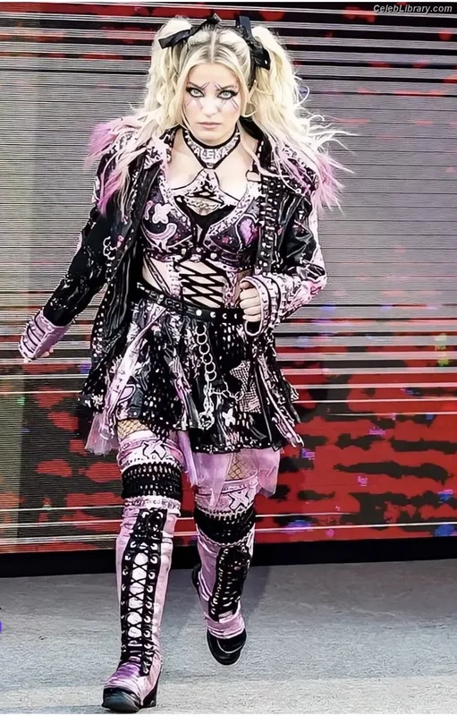 Alexa Bliss photo 6 of 938