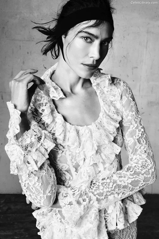 Alexa Chung photo 5 of 106