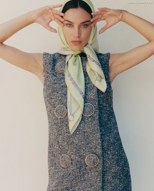 Alexa Chung photo 7 of 106