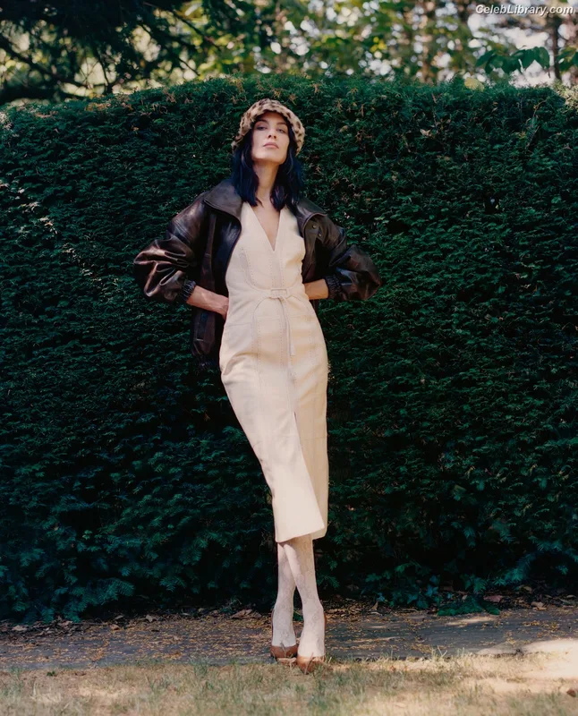Alexa Chung photo 9 of 106
