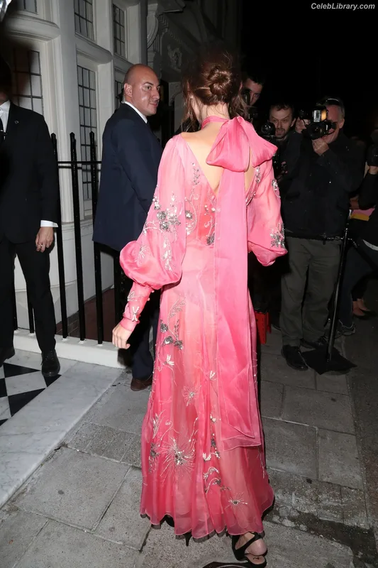Alexa Chung photo 12 of 106
