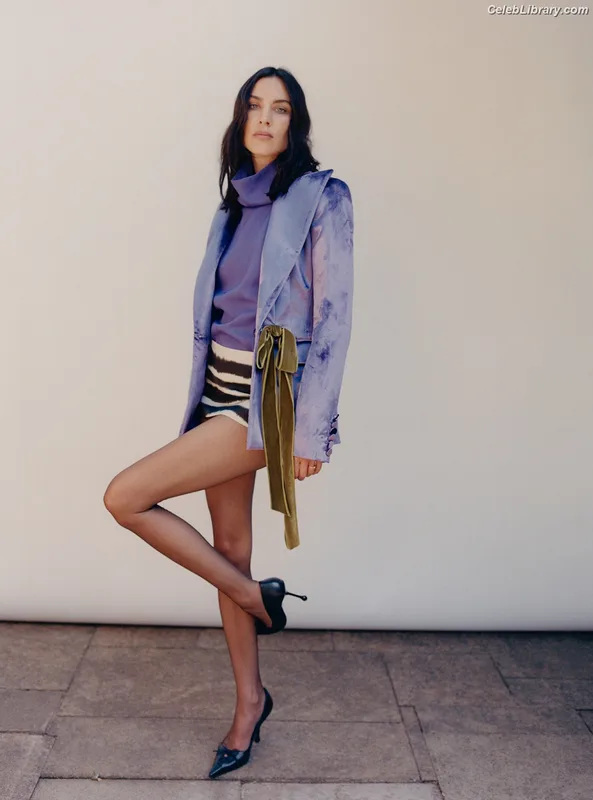 Alexa Chung photo 3 of 106