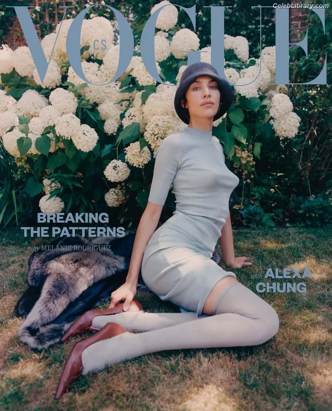 Alexa Chung photo 5 of 106