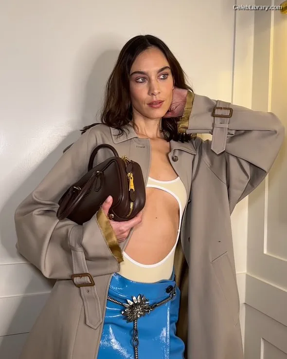 Alexa Chung photo 13 of 106