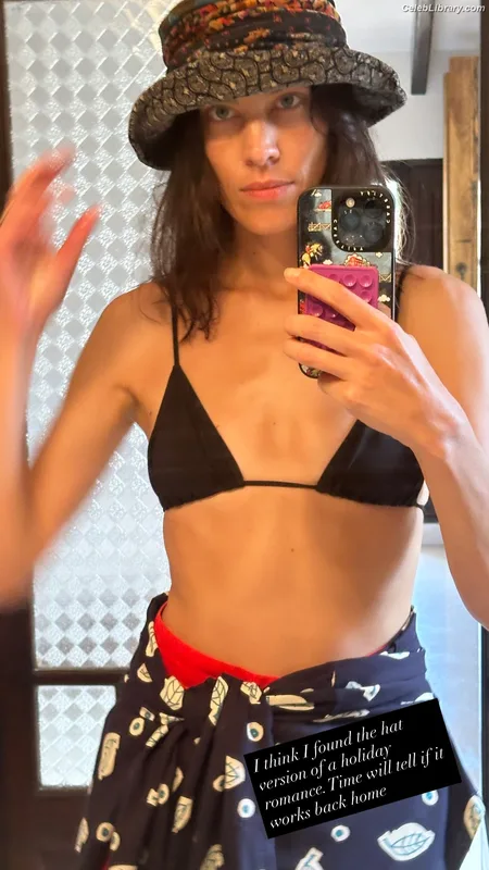 Alexa Chung photo 23 of 106