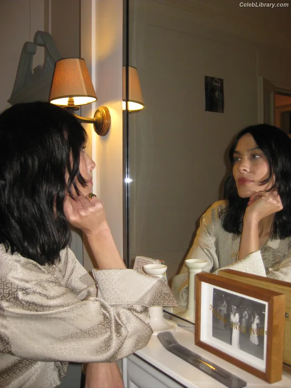 Alexa Chung photo 1 of 106