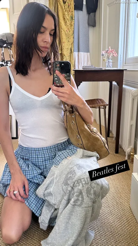 Alexa Chung photo 21 of 106