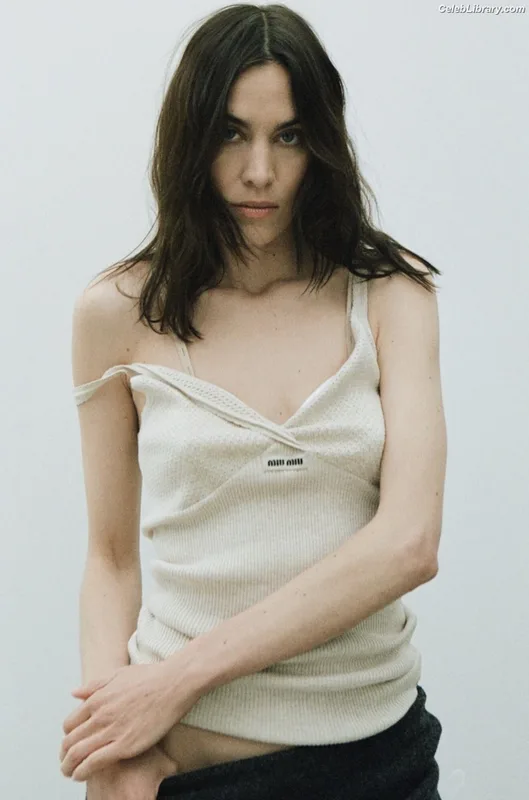 Alexa Chung photo 10 of 106