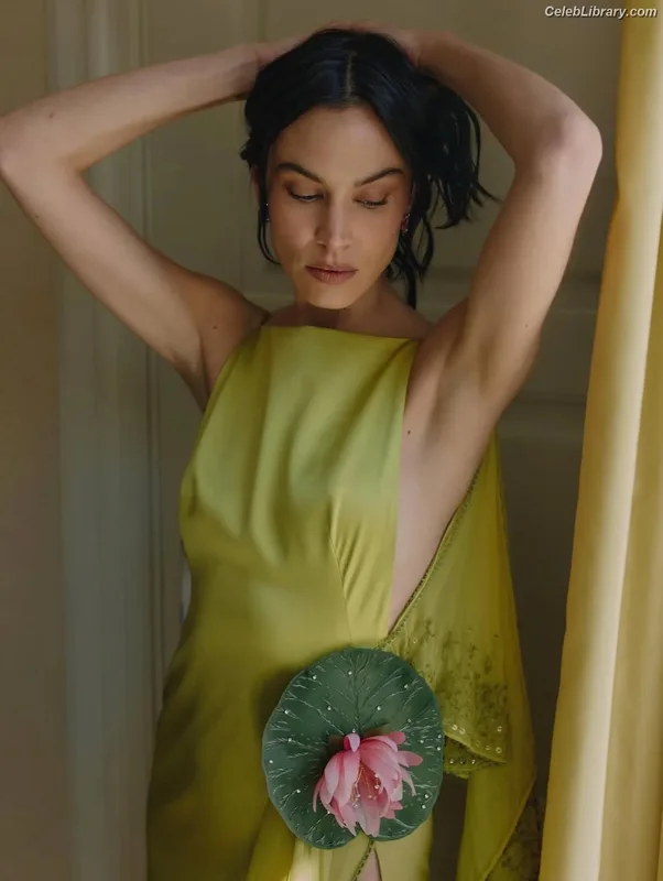 Alexa Chung photo 18 of 106