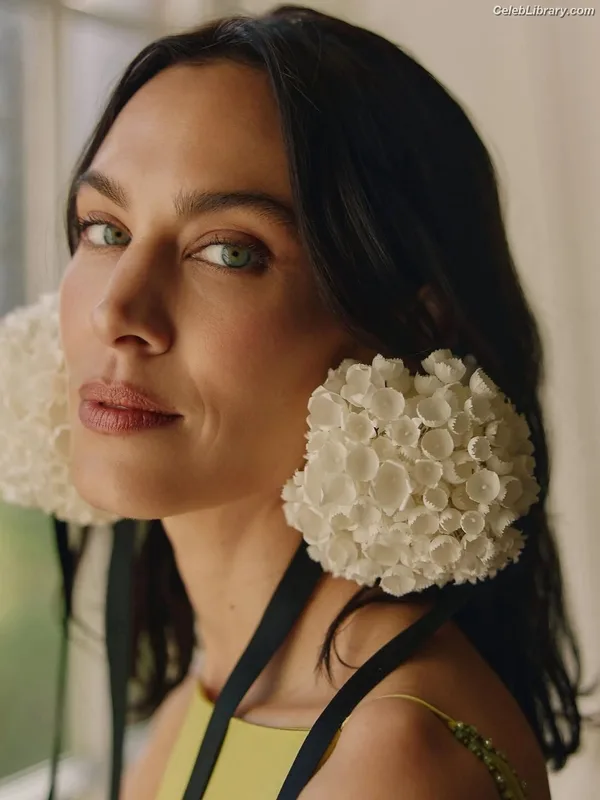 Alexa Chung photo 21 of 106