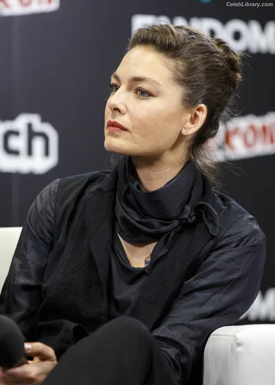 Alexa Davalos