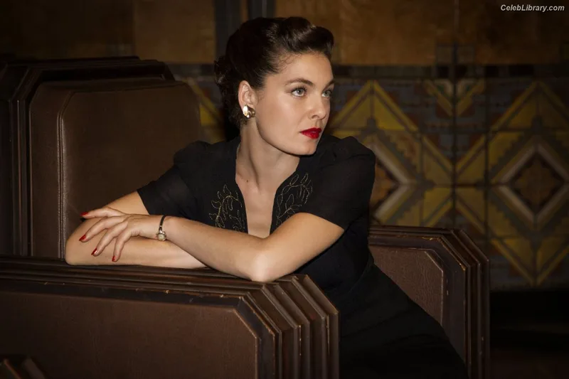 Alexa Davalos photo 10 of 51