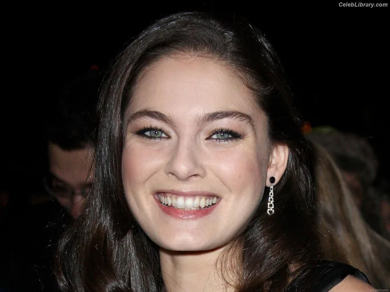 Alexa Davalos photo 23 of 51