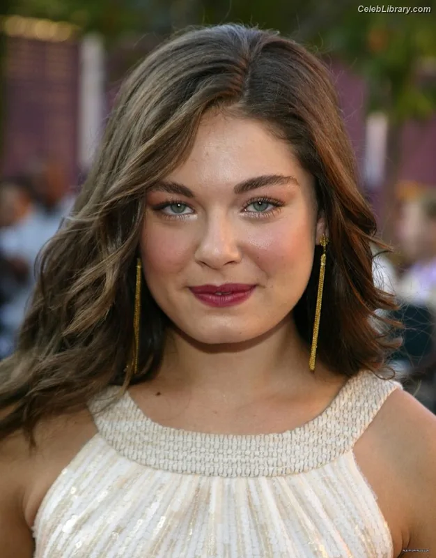 Alexa Davalos photo 6 of 51