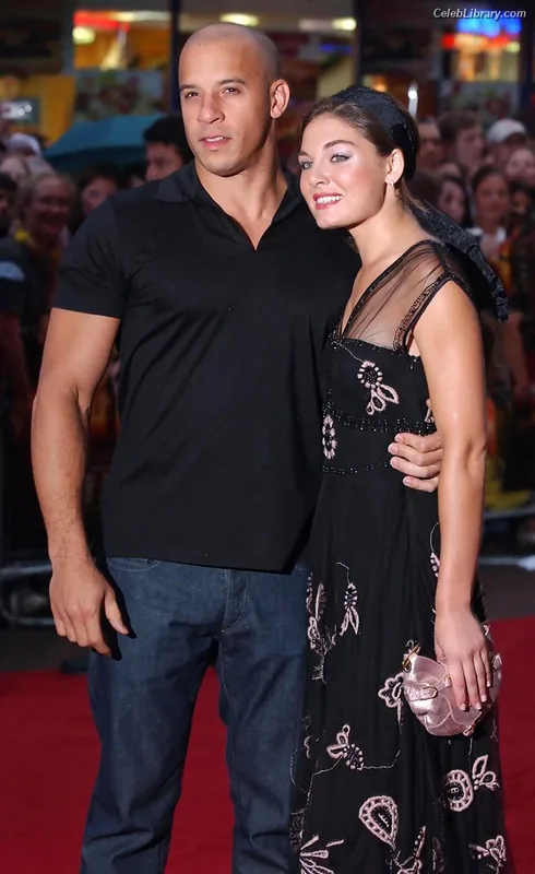 Alexa Davalos photo 21 of 51
