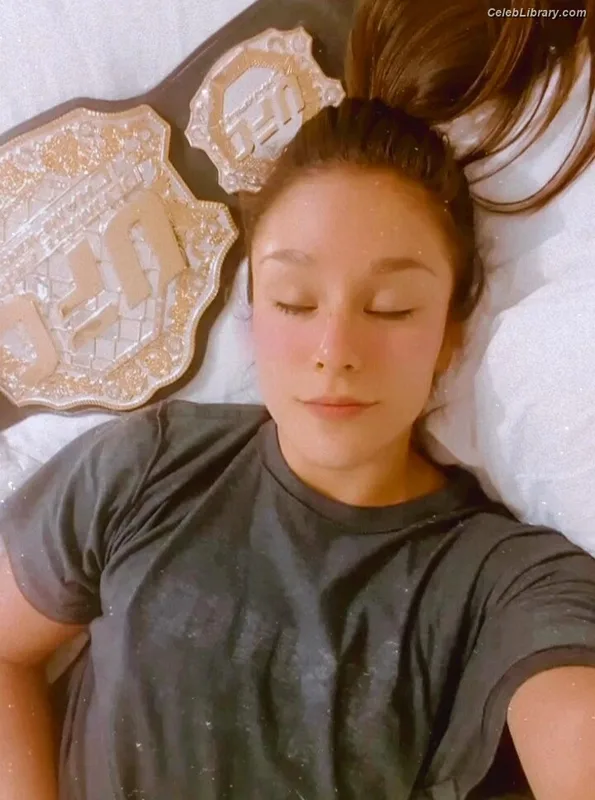 Alexa Grasso photo 10 of 36