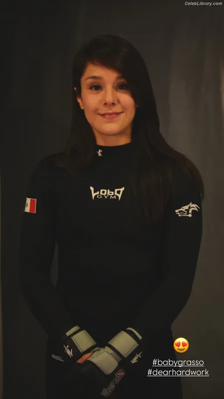 Alexa Grasso photo 14 of 36