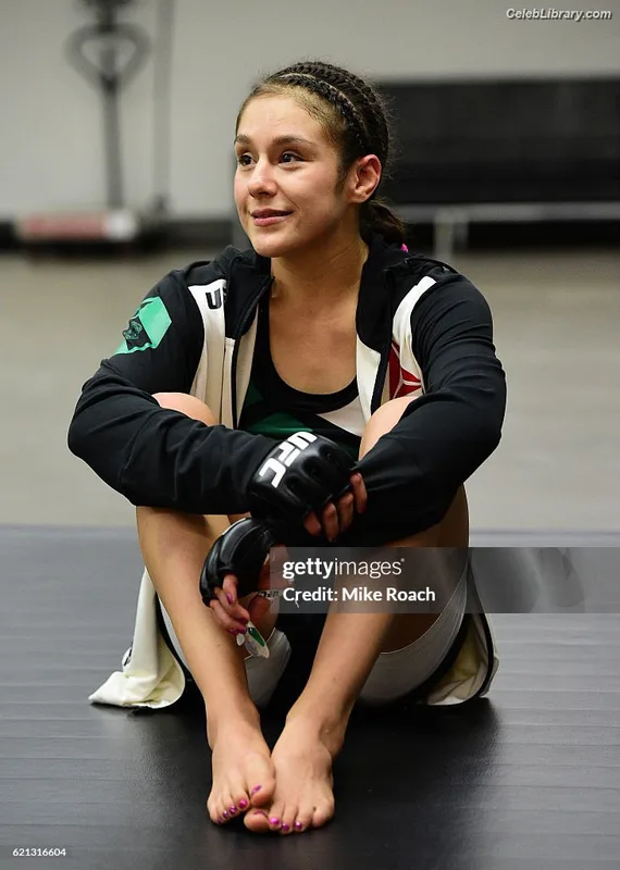Alexa Grasso photo 16 of 36