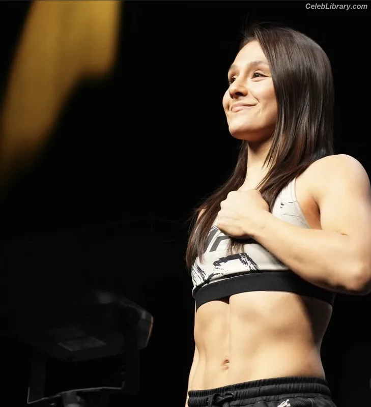 Alexa Grasso photo 17 of 36
