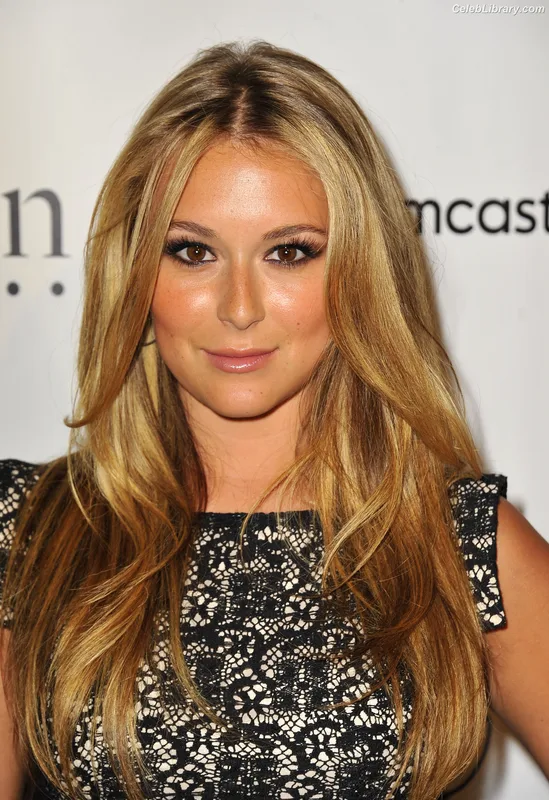 Alexa PenaVega photo 5 of 50