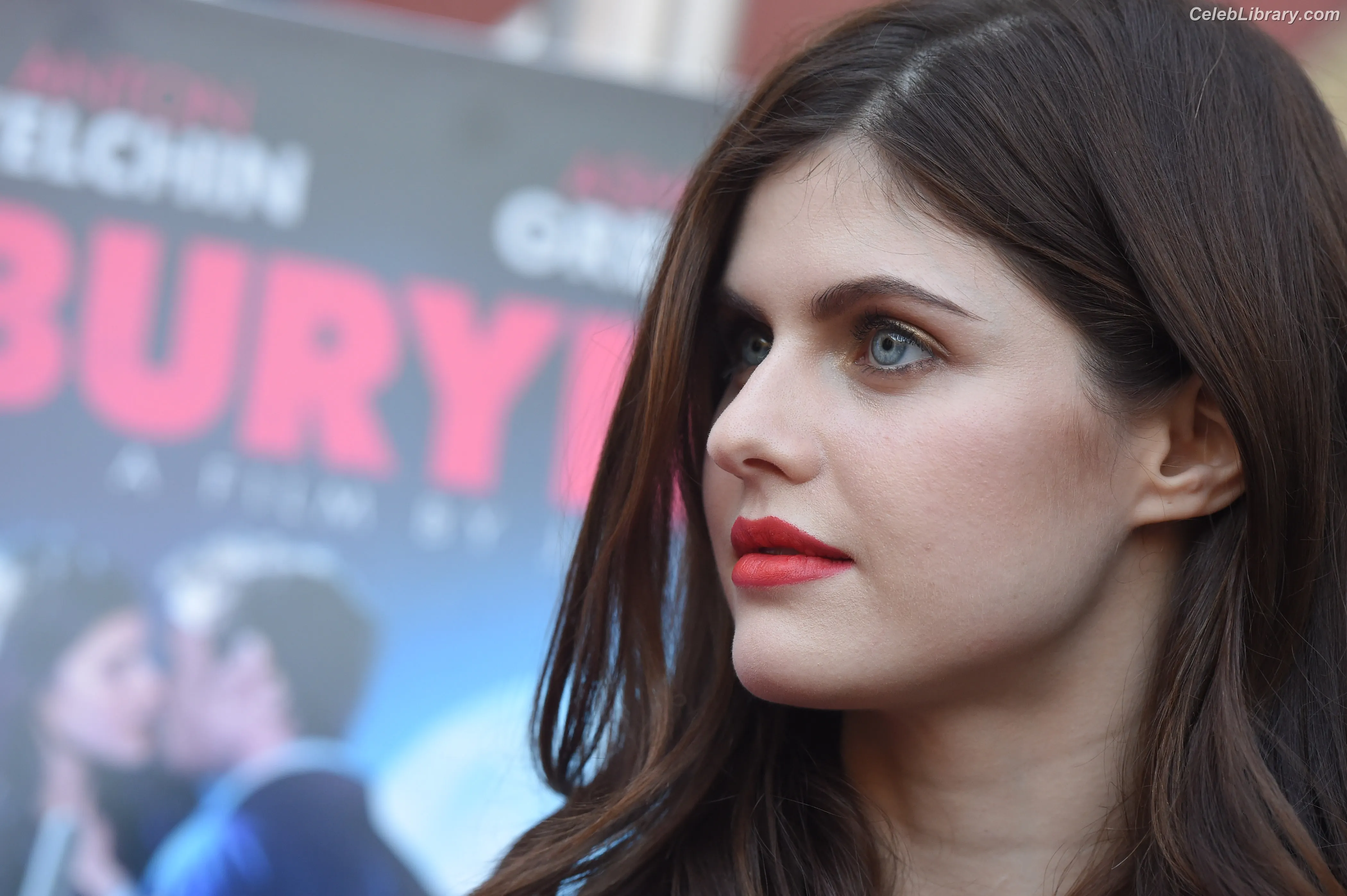 Alexandra Daddario photo 7 of 1617