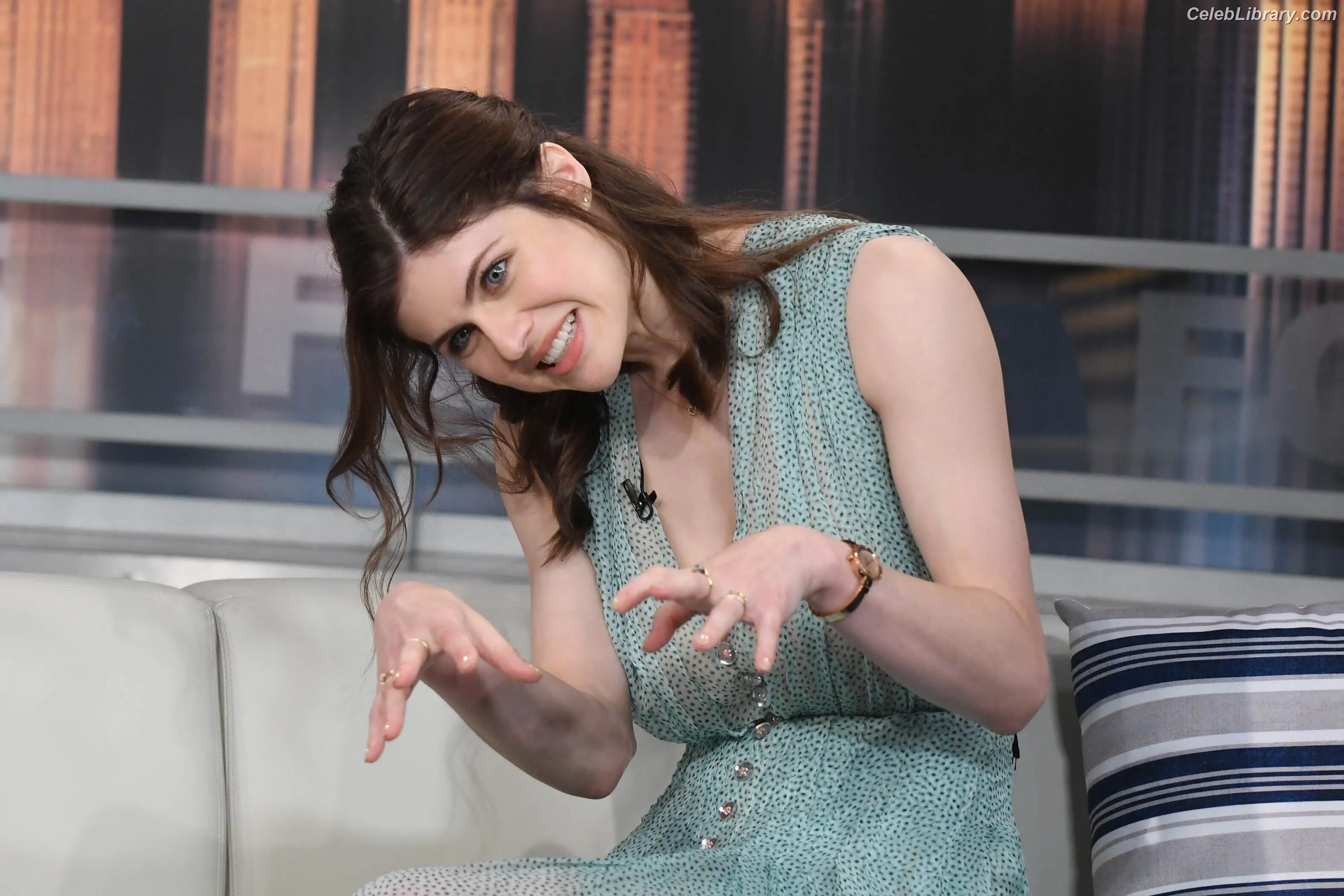 Alexandra Daddario photo 20 of 1617