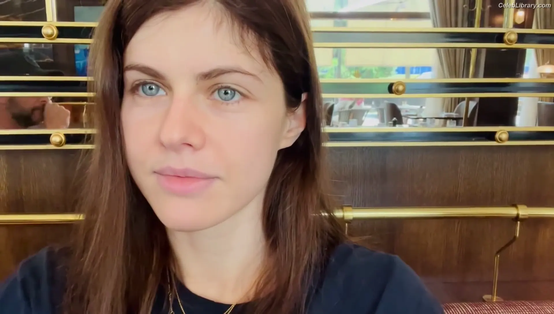Alexandra Daddario photo 23 of 1617