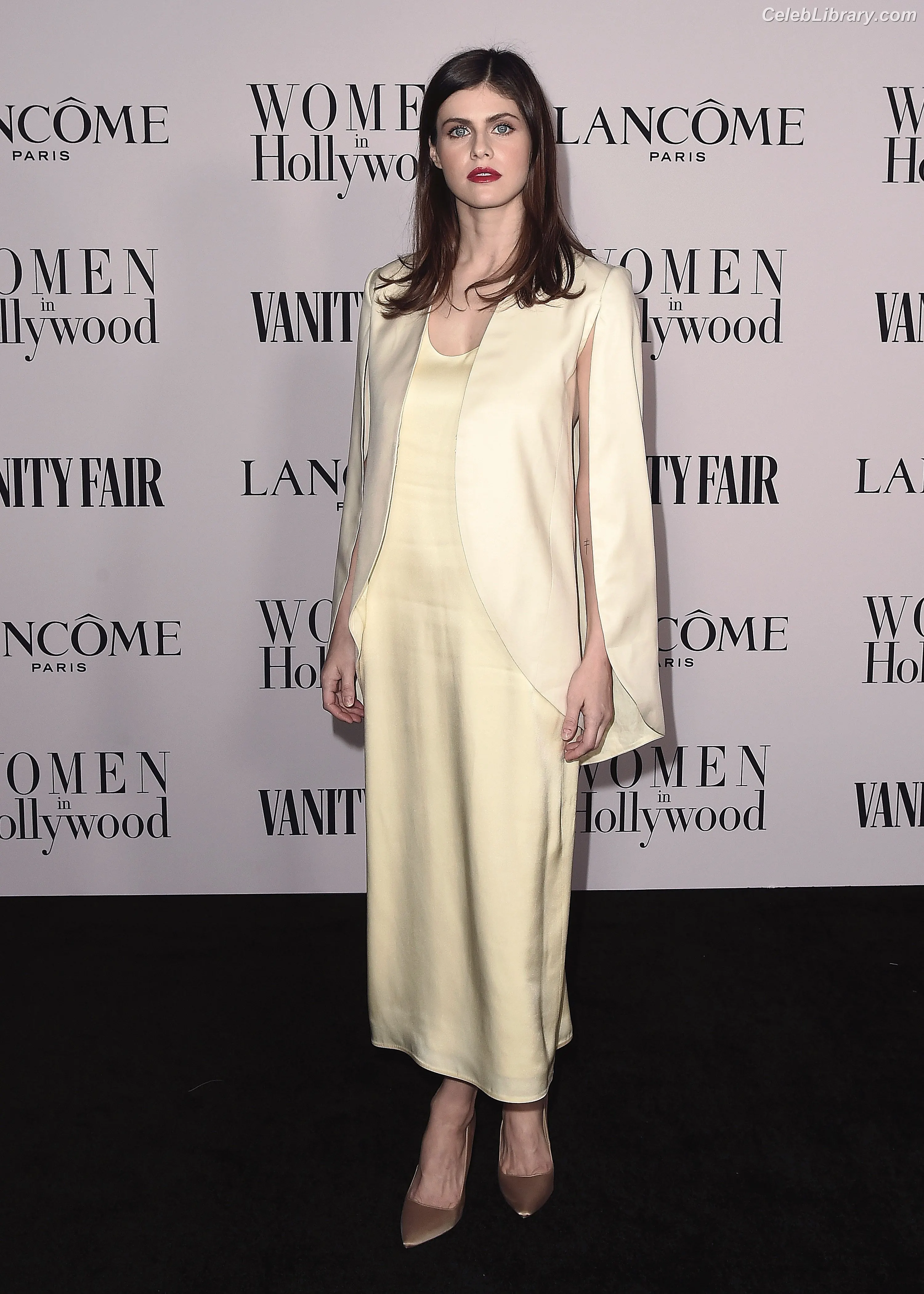 Alexandra Daddario photo 24 of 1617