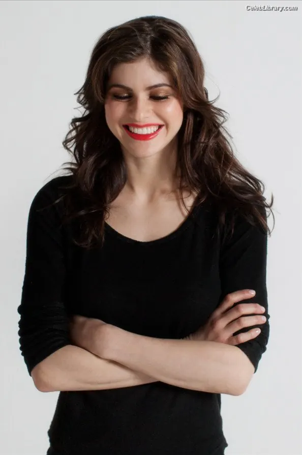 Alexandra Daddario photo 1 of 1617