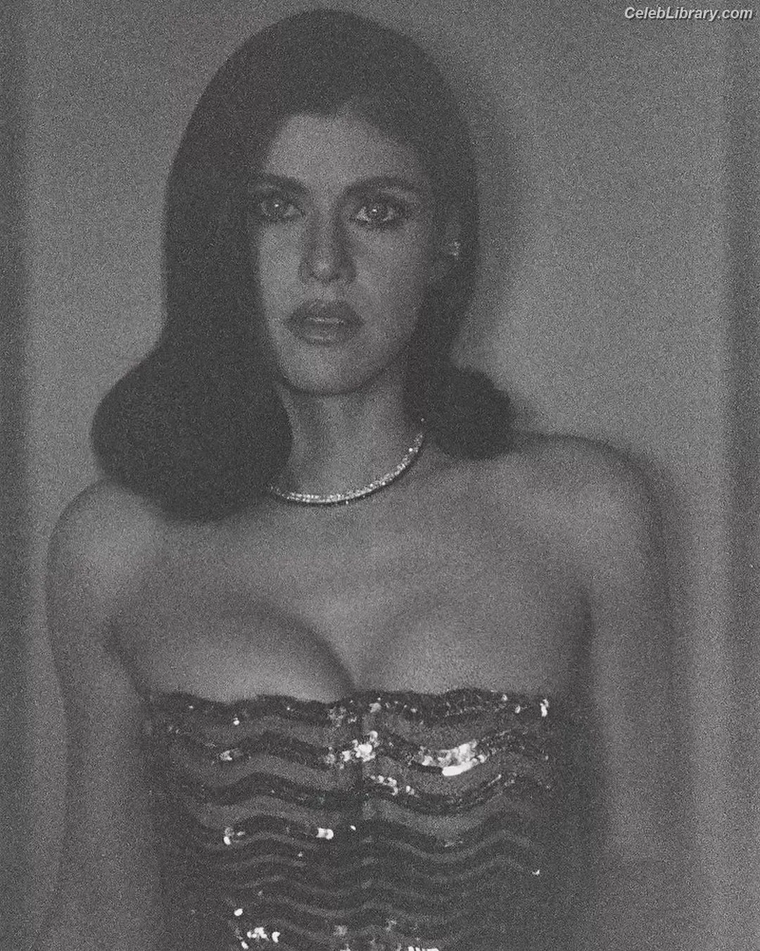 Alexandra Daddario photo 9 of 1617
